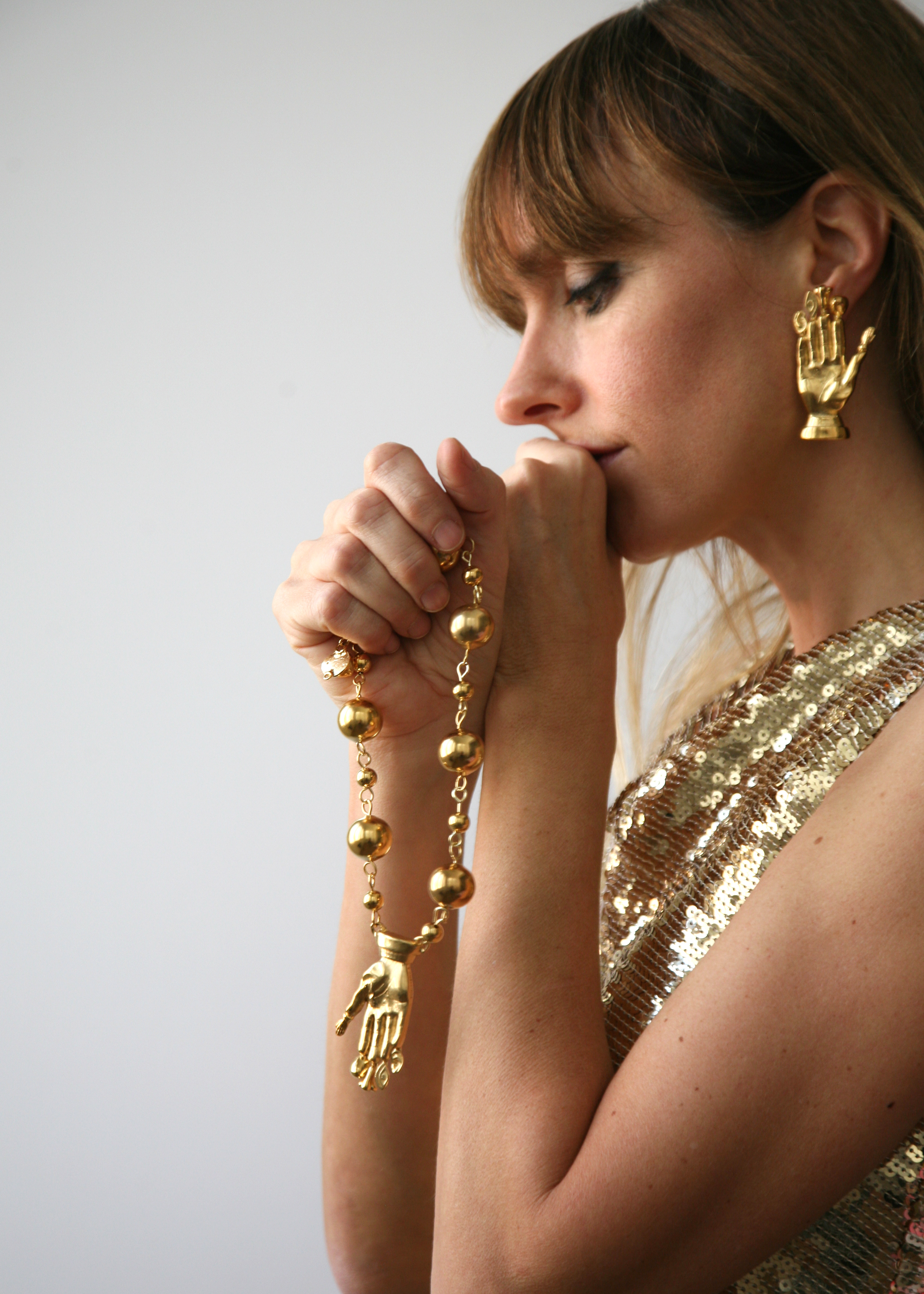 Mano Poderosa Earrings - Gold