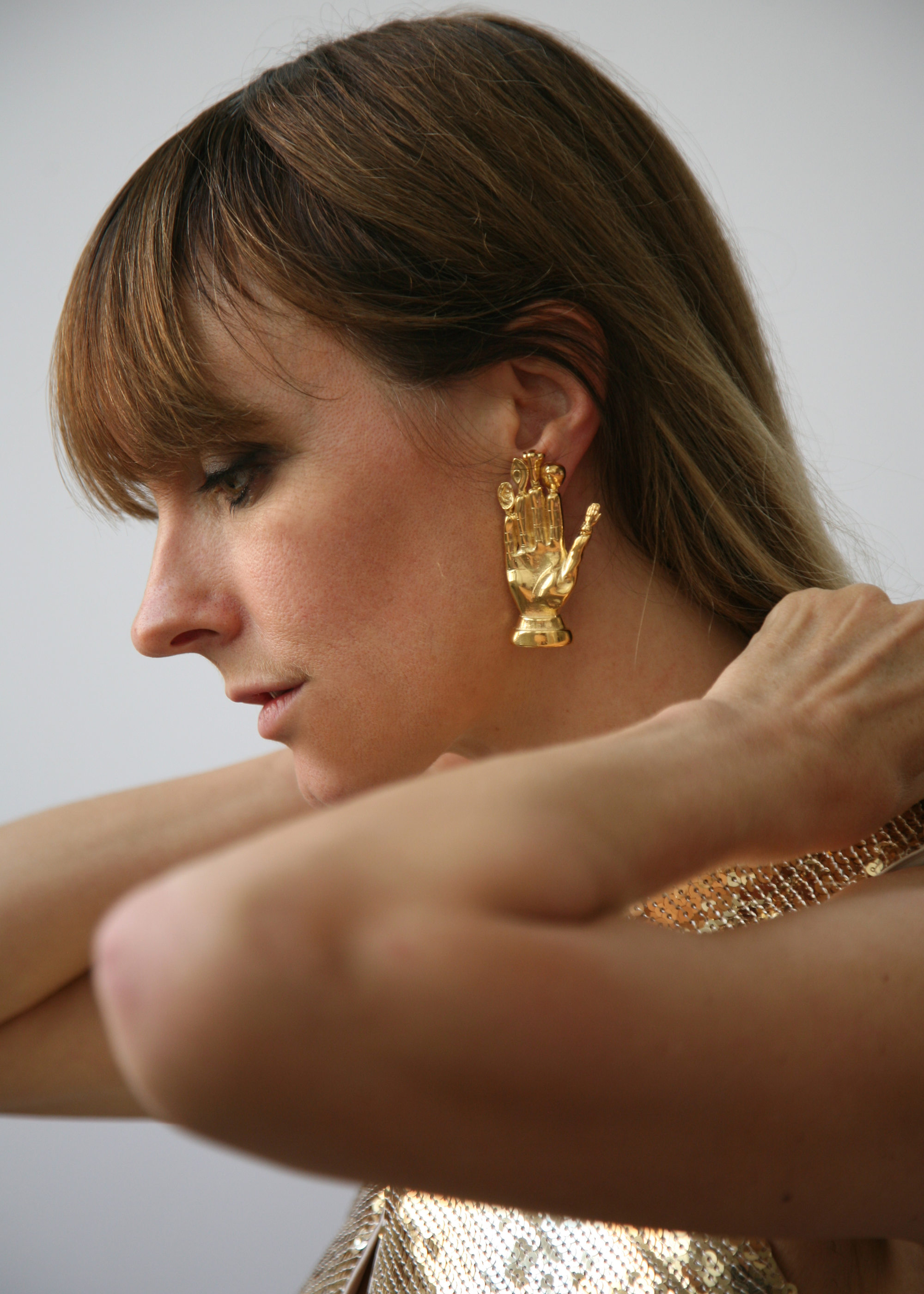 Mano Poderosa Earrings - Gold